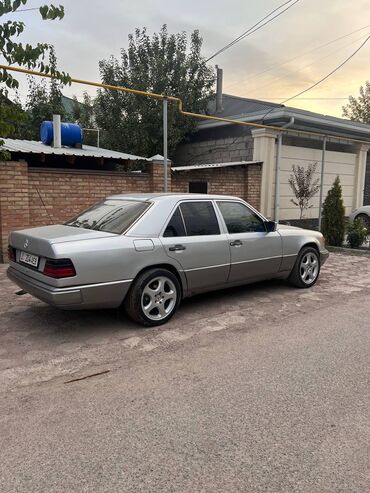 Mercedes-Benz: Mercedes-Benz W124: 1992 г., 2.3 л, Механика, Бензин, Седан