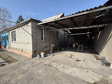 Продажа коттеджей и домов: Продается дом с большим дворовым участком 16.5 соток (фактически 20)и — 7