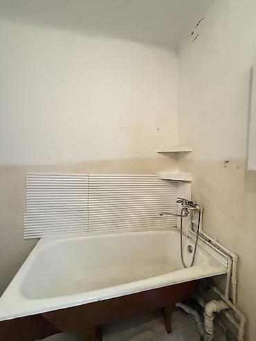 Продажа полдома: Продаётся полдома❗️ ✅️2,3 соток ✅️Район:Рабочий городок ✅️Общая — 6