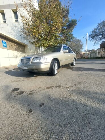 bmw 1 серия 130i at: Mercedes-Benz C-Class: 2 l | 1995 il Sedan