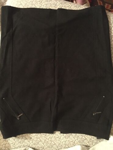 женские кофты со шнуровкой: Qara rəngli qadın yubkası - Dizayn: Sadə və zərif düz kəsim - Rəng