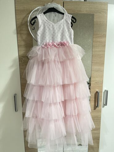 детское пышное платье: Детское платье, цвет - Розовый, Б/у