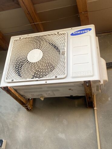 ən ucuz kondisionerlər: Kondisioner Samsung, İşlənmiş, 40-45 kv. m, Daxili blok, Kredit yoxdur