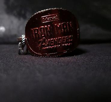 Breloklar: Marvel Iron Man/Avengers temalı brelok – Qırmızı “Infinity Gauntlet” — 2