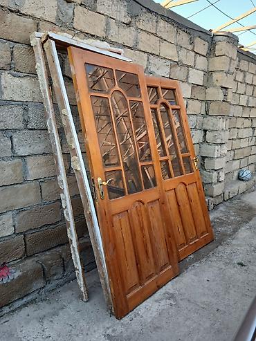 nar 1 saat: Taxta giriş/otaq qapıları – 2 ədəd - Material: təbii ağac (laklı) — 1