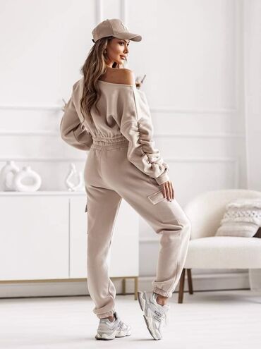 Gornji i donji deo: Komplet trenerka na lalafo.rs — 8 Gornji i donji deo: Komplet trenerka — 8