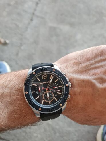 Наручные часы: Продаю оригинал часы Michael Kors, купил 295$ пользовался