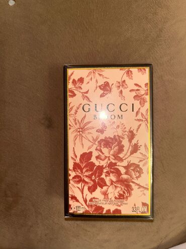 qadin menorkalar: Gucci̇ bloom tam ori̇gi̇nal.Açılmayıb,yenidir.Dutyfreeden