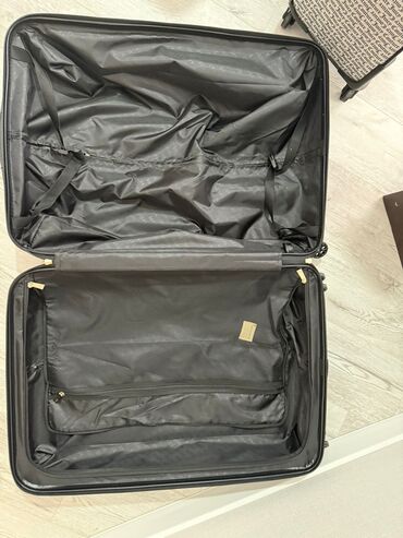 Çamadanlar: Tam orjinal 360 dərəcə dönən çamadanlar Amerikadan ^Guess və Juicy — 2