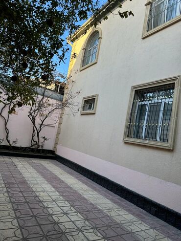 Həyət evləri və villaların satışı: Biləcəride Şəxsi evdir Daş Bazara yaxın 5 Otaxli paket Kupça — 2