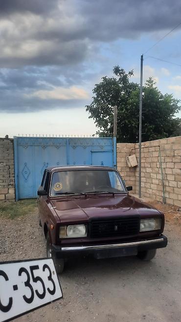 VAZ (LADA): VAZ 2107 – tünd albalı rəngdə sedan Texniki və dizayn xüsusiyyətləri — 1