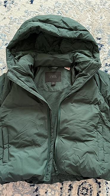 tech flecce: ZARA – утеплённая зимняя куртка,тёмно‑зелёного цвета Состояние — 1