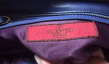 Torbe: Valentino Garavani Rockstud leather handbag. Valentino Garavani kozna — 4