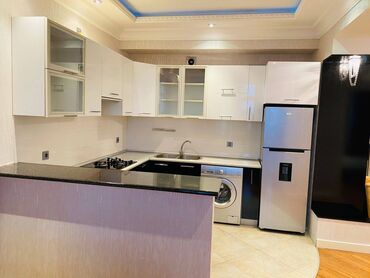 Uzunmüddətli kirayə mənzillər: Şamaxinkada, Kinostudiyanın həyətində,17 mərtəbəli binanın 9-cu — 6