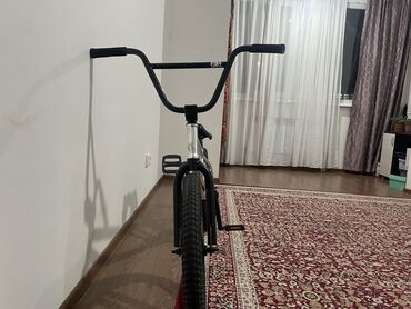 детский велосипед bmx 16: Продаю трюковой велосипед BMX новый