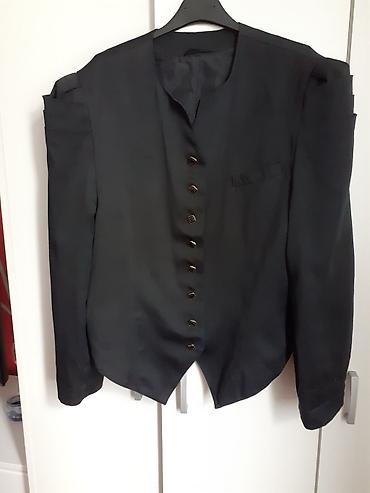zenski sakoi i pantalone: Elegantni crni sako bez revera - Klasičan crni sako sa ravnim izrezom — 1