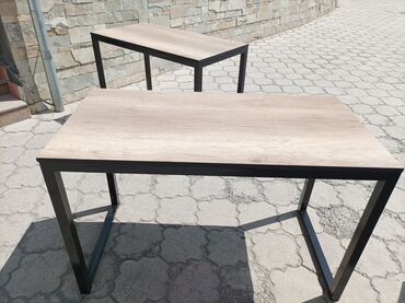 Письменные столы: Письменный стол — 12