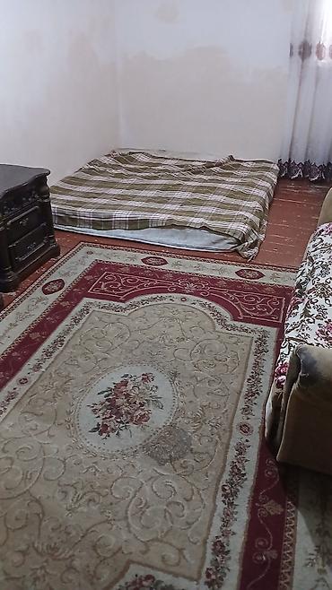 emircan kiraye ev: Metro elmlere yaxın bir otaglı heyet evi kirayə verilir obsi heyedir — 1