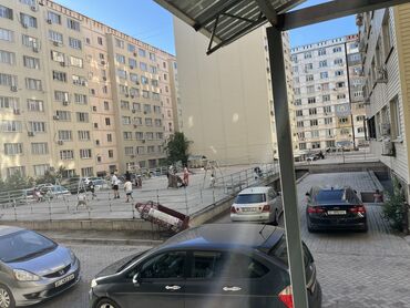 квартира мкр улан: 3 комнаты, 79 м², 106 серия, 3 этаж, Евроремонт