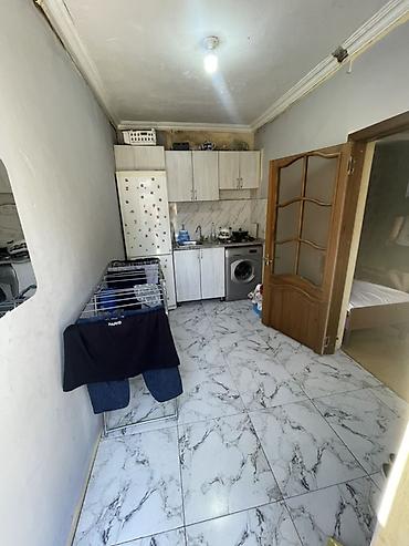 1 комнатная посуточно в баку: 180 Manat kiraye ev makler deil özüme otag yoldası artarıram kamonal — 1
