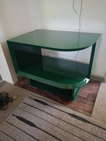 kolevka za bebe kupujemprodajem: TV stand, Used