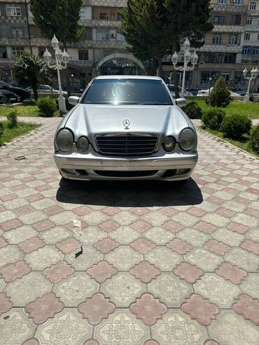 Mercedes-Benz: Mercedes-Benz E-Class: 2.2 l | 1998 il Sedan