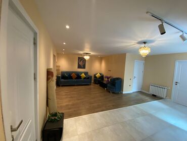 Uzunmüddətli kirayə mənzillər: Kirayə verilir: Bakı şəhərinin mərkəzində, dəniz mənzərəli, tam təchiz — 11