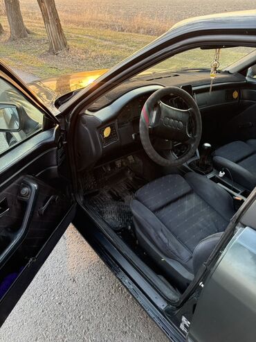 Audi: Audi 80: 1994 г., 2 л, Механика, Бензин, Седан — 6