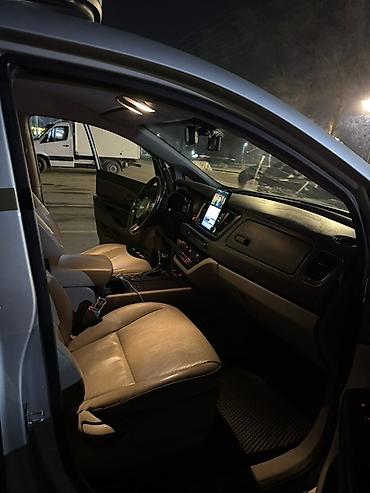 Kia: Kia Carnival: 2018 г., 2.2 л, Автомат, Дизель, Минивэн — 10