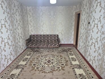 кара жыгач квартиры: 2 бөлмө, 44 кв. м, 104-серия, 3 кабат, Косметикалык ремонт