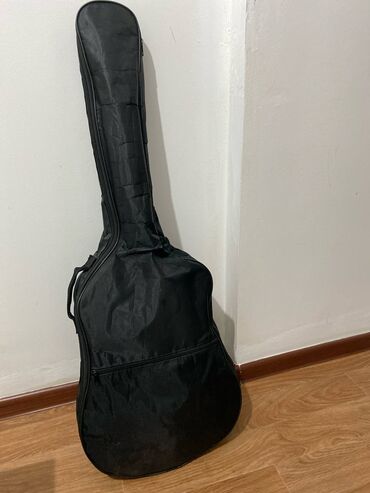 класическая гитара: Гитара срочно продается за 2500, очень хорошая цена, продается только