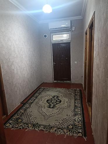 Salam hər kəsə. torpaq sahəsi 3 sot. ev sarayın mərkəzində yerləşir 1
