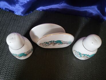 Kuhinjski setovi: Set nov salnik i drzac za salvete Apulum porcelan 70te.god. Nov set — 3