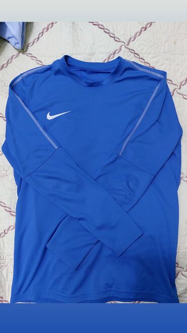 женские кроссовки nike shox: Футболка Nike, M (EU 38), цвет - Синий