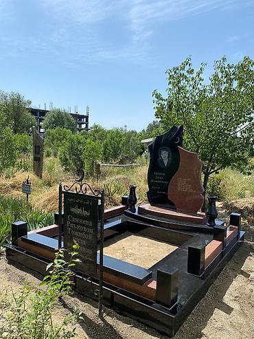надгробный камень: Изготовление крестов, Изготовление овалов с фото, Облицовка надгробий | Металл, Мозаика, Габбро | Оформление — 6