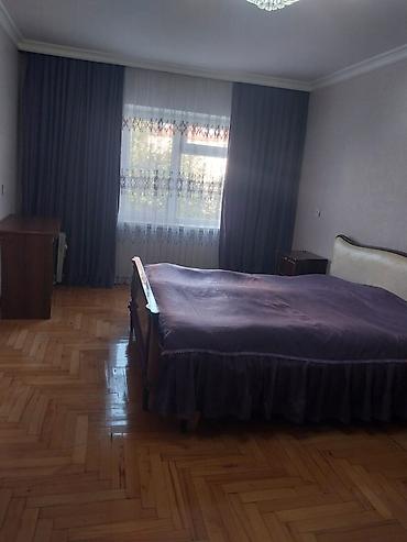 iceriseher ev satilir: Bakı, 3 otaqlı, Köhnə tikili, m. Neftçilər, 55 kv. m — 1