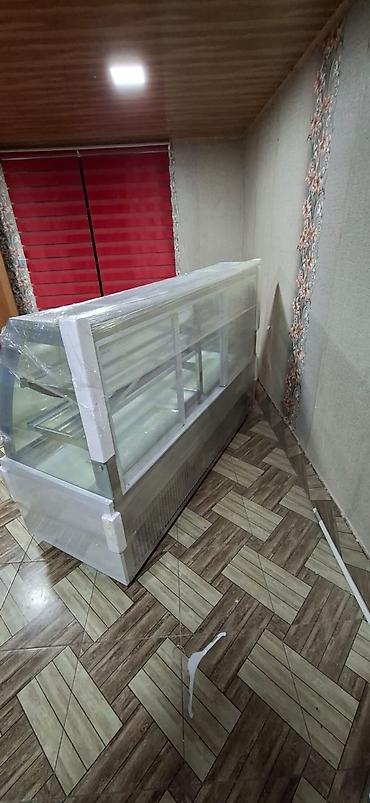 vitrin polka type 1: Vitrin tipli desert soyuducusu (cake chiller) - Ön hissəsi qabarıq — 4