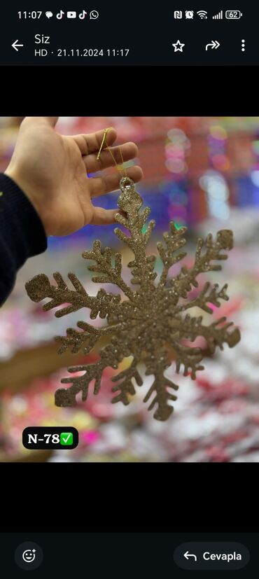 Yeni il oyuncaqları və bəzəkləri: Yeni il bəzək dəsti – işıqlı şüşə oyuncaqlar və parıltılı aksessuarlar — 14