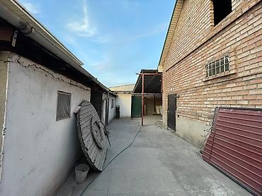 Продажа коттеджей и домов: 4 комнаты, 150 м², 5 соток, Бишкек, Собственник — 11