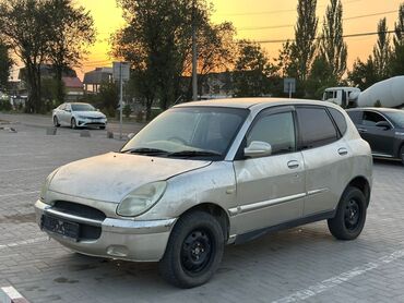 срочно продать машину: Toyota Дуэт: 1998 г., 1 л, Автомат, Бензин, Хэтчбэк