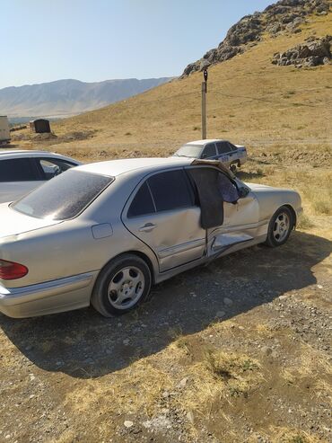 продаются машины хоро: Mercedes-Benz E-Class: 2002 г., Автомат, Бензин, Седан
