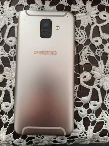 камера для машины: Samsung Galaxy A8 2018, цвет - Золотой, Отпечаток пальца