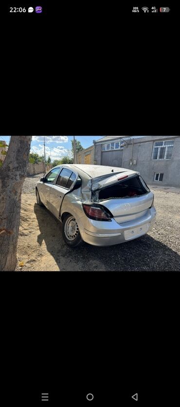 Opel: Opel Astra: 1.4 l | 2007 il 198639 km Sedan — 10