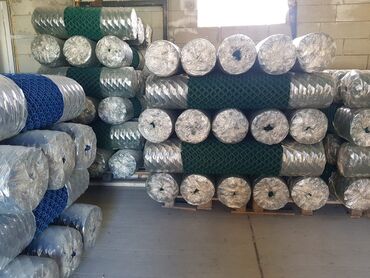 Железобетонные столбы для заборов: Столбы для сетки Рабица, Гиттера, Шарнирной, Габионой. Окрашены, с — 16