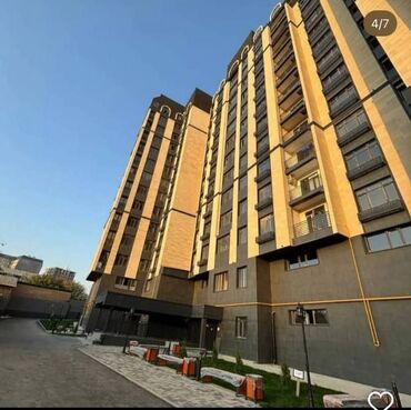 2 комнатные квартиры в бишкеке: 2 бөлмө, 71 кв. м, Элитка, 4 кабат, ПСО (өзү оңдоп түзөтүп бүтүү үчүн)