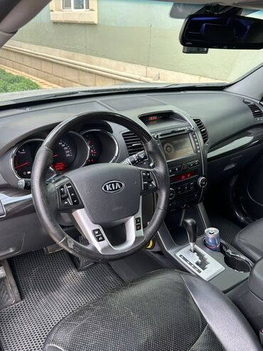 Kia: Kia Sorento: 2 l | 2010 il Ofrouder/SUV — 8