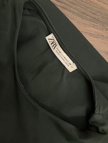 Otaq bitkiləri: Zara asimetrik qollu kofta. M razmerdir ama dar kalıp olduguna göre S — 3