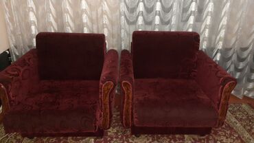 диван раскладной с 2 креслами: Диван-кровать, цвет - Красный, Б/у