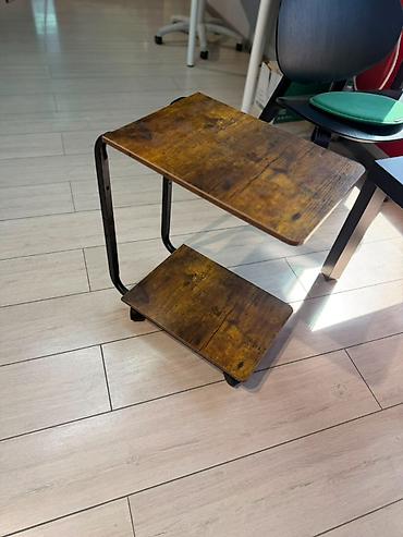 study table: Компактный двухъярусный столик-этажерка на колёсиках. - Назначение — 2
