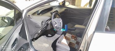 Toyota: Toyota Prius: 2017 г., 1.8 л, Робот, Бензин, Седан — 6